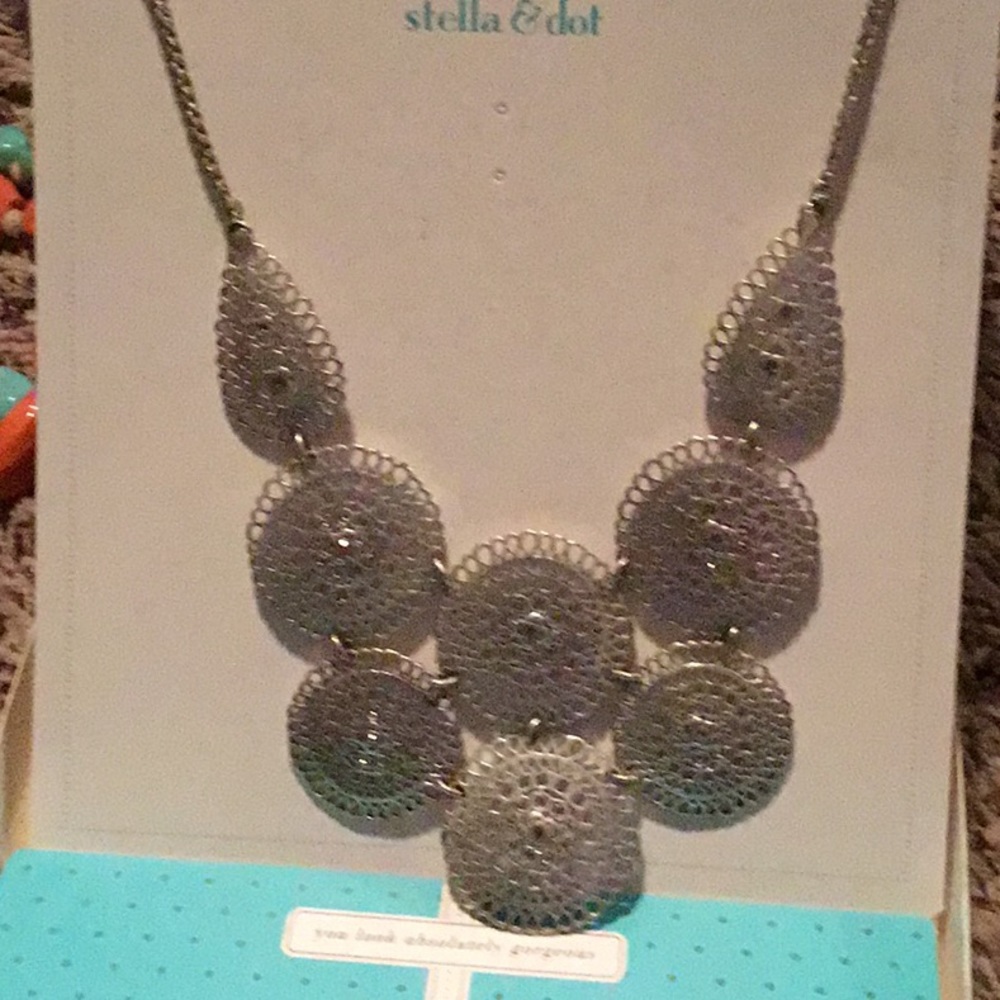 Stella and Dot Bib Necklace